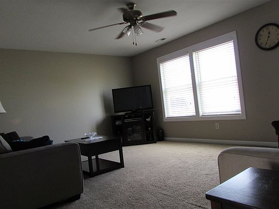 3rd image of 757 Camden Dr