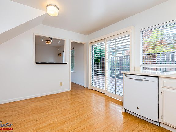 5th image of 140 Pine Wood Ln