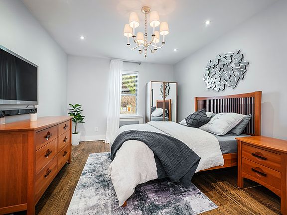 3rd image of 47-25 40th St APT 1A