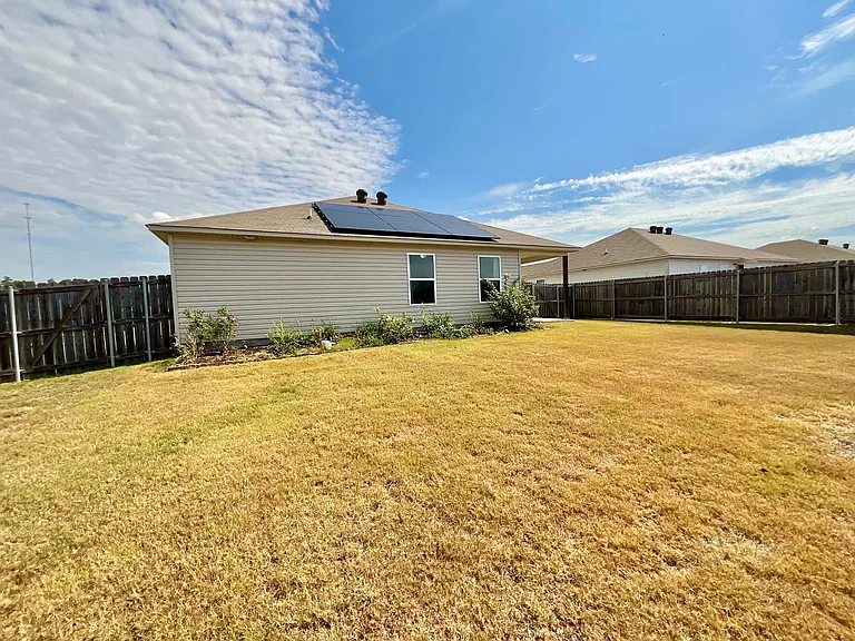 4401 Olympic Dr — Photo 3