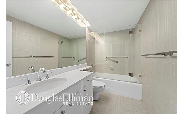 Rented by Douglas Elliman | media 29