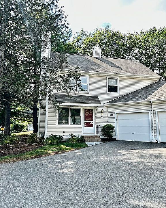 1st image of 901 Briarwood Ct Unit 901