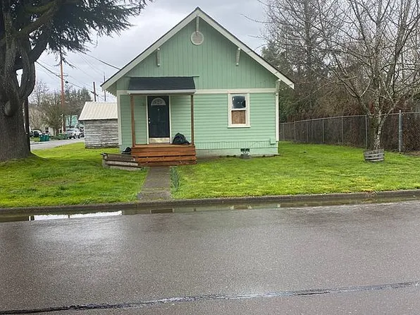 1201 E 11th St, Newberg, OR 97132
