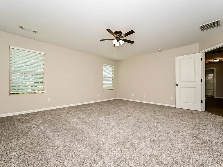 4047 Clay Ct SE — Photo 9