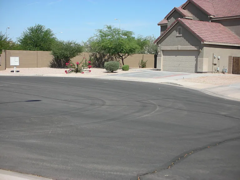 Privacy & safety ! There is no traffic at the end of the cul de sac ! Plus you are close to the mailbox !