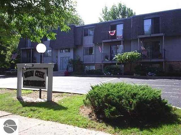 2nd image of 605 3rd St APT 7
