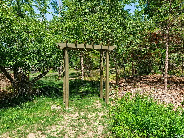 37 Cairo Ave — Photo 12