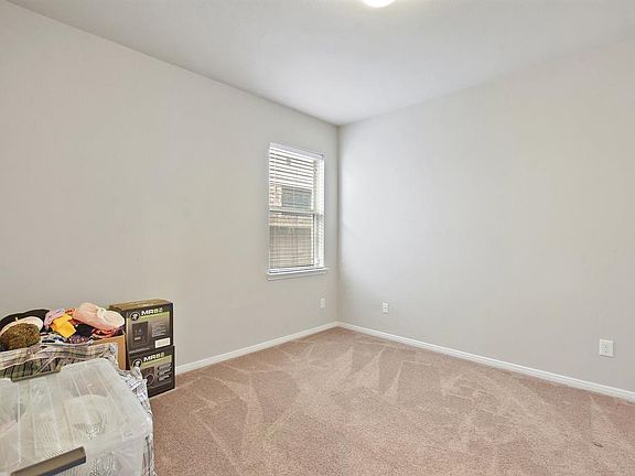 5th image of 208 Dove Meadow Dr