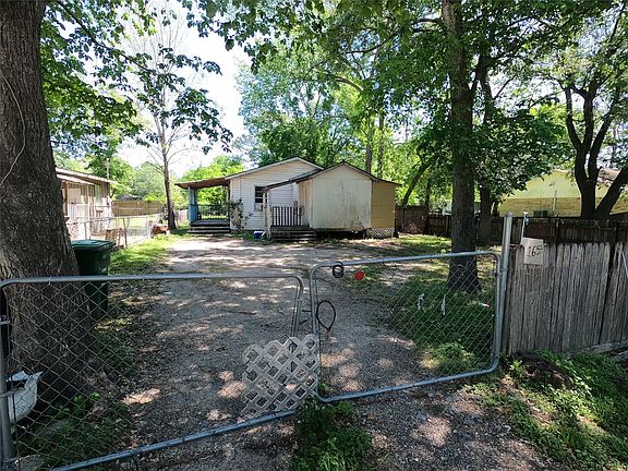 2nd image of 16554 Larchwood Dr