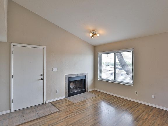 4th image of 5146 E Oak St #220