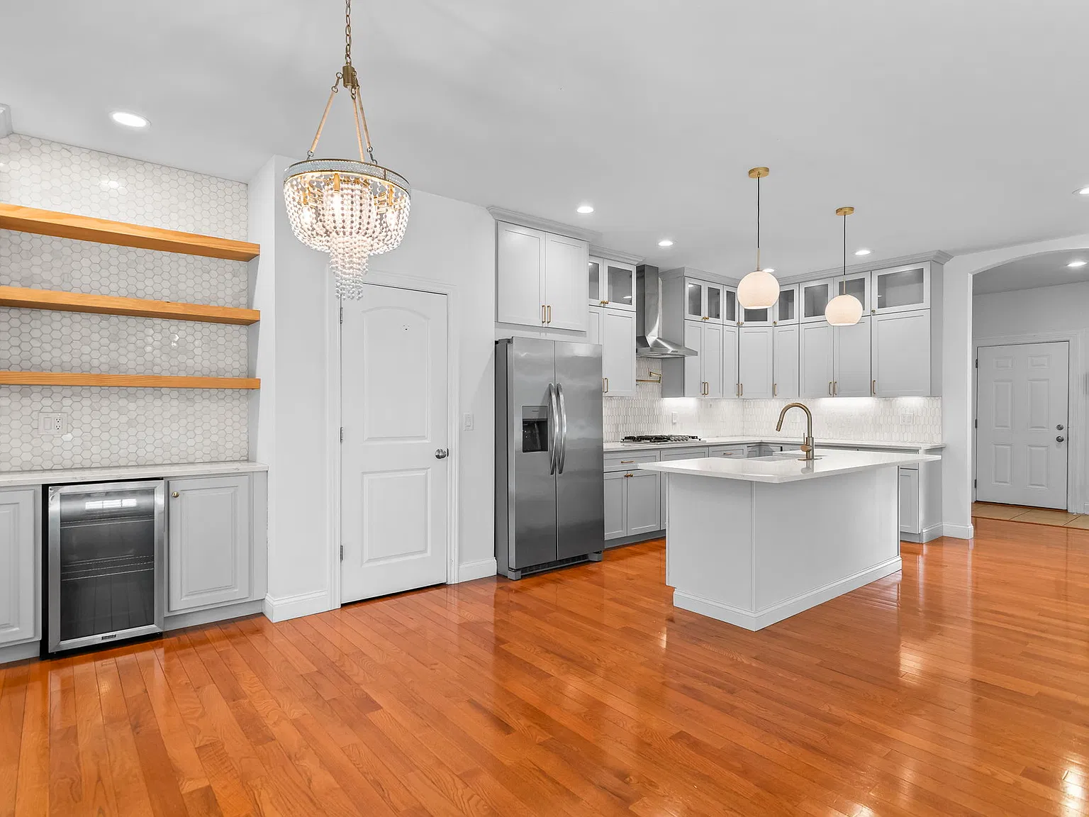 3 bed, 2700 sqft, $3,500 — Photo 3