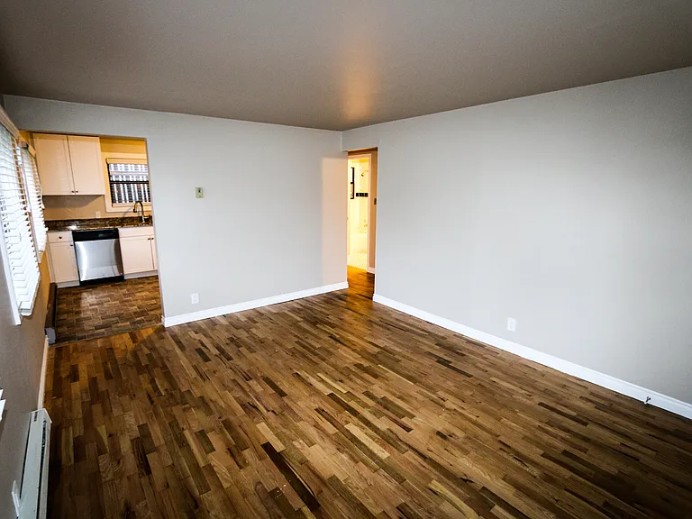 1001 N L St — Photo 7