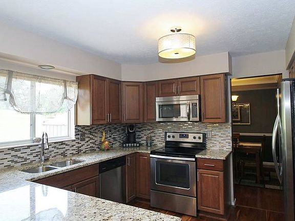 2nd image of 1719 Persimmon Ct