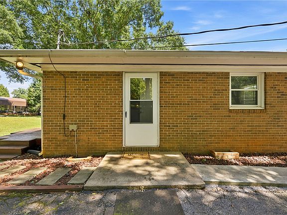4th image of 408 Sherwood Dr