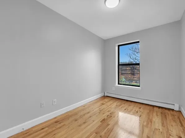 253 Albany Avenue image 7 of 13