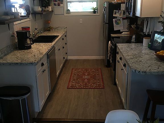 2nd image of 721 Kensington St