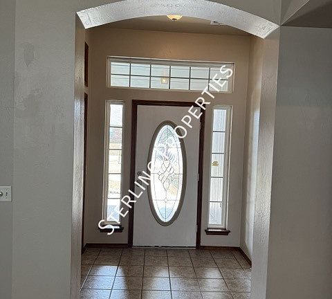 3rd image of 604 Applewood St