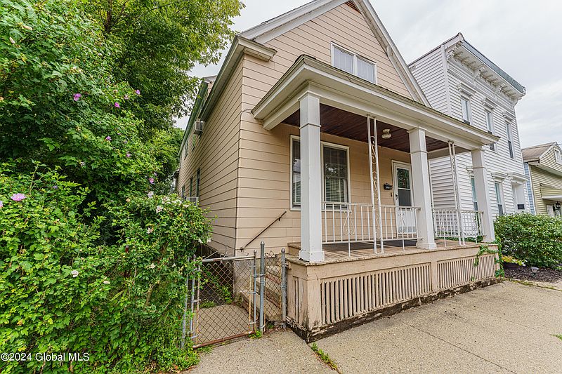3rd image of 2307 6th Avenue