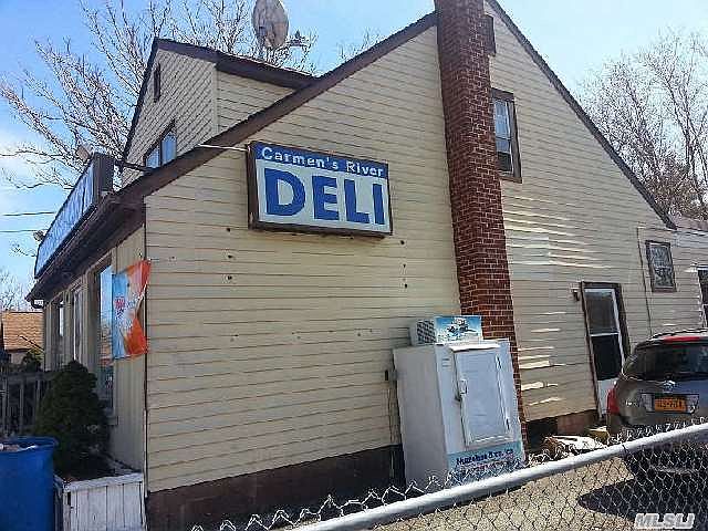 2nd image of 450 Main St