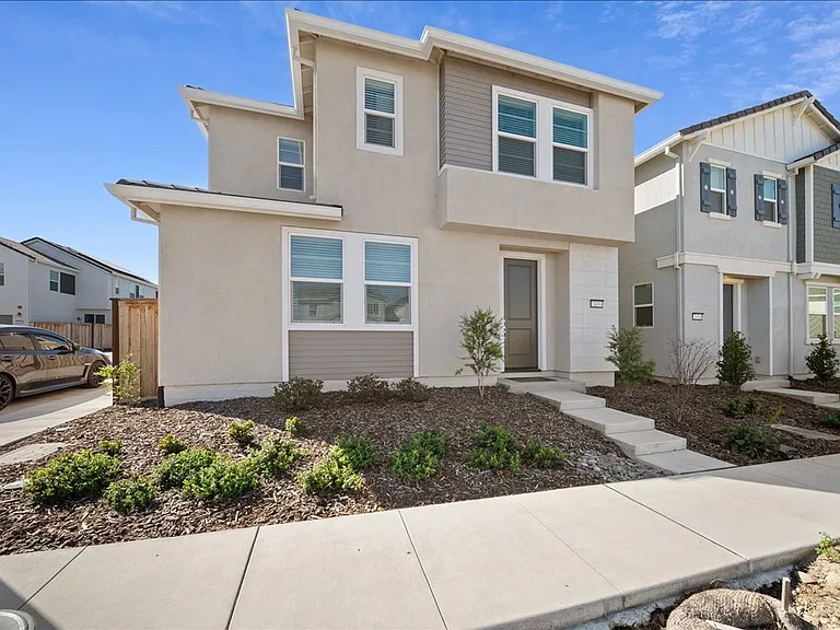 2416 Interstellar Ln — Photo 2