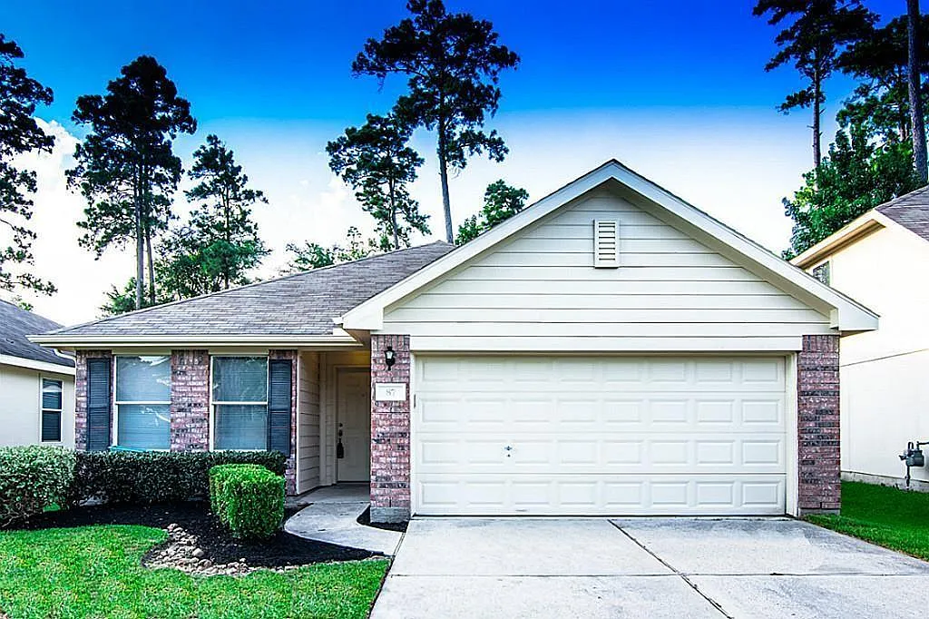 3 bed, 2.0 bath, 1477 sqft, $2,100 — Photo 2