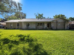 2208 Parkwood Dr, Valrico, FL 33594