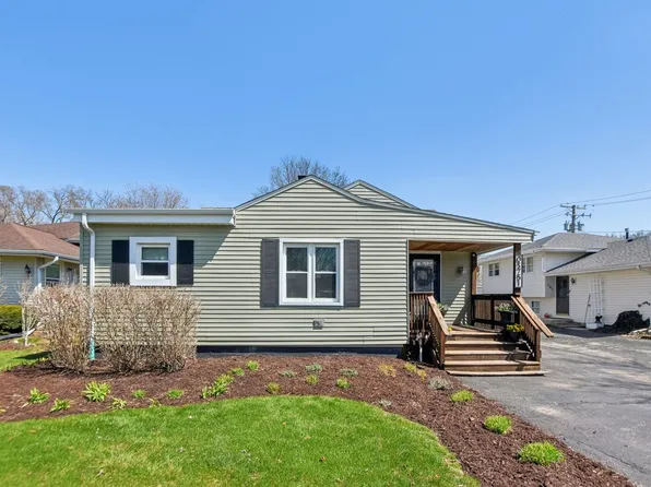 0S751 E St S, Winfield, IL 60190