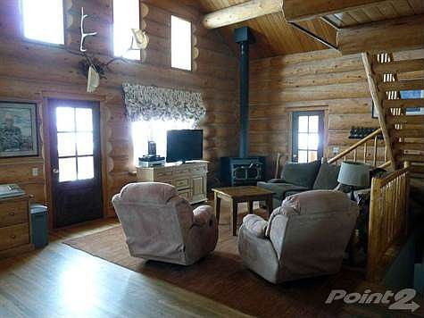 Barrymore house Living #1