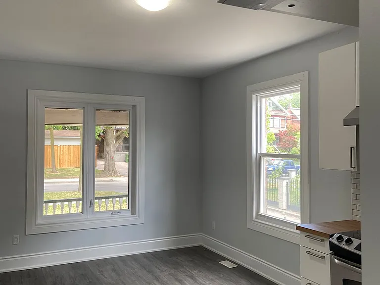 184 Rosemount Ave #MAIN — Photo 3