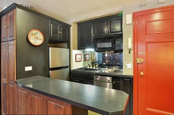 Sold by Corcoran | media 20