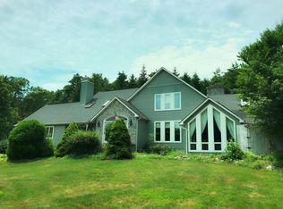 118 Mountain Spring Rd, Milford, PA 18337