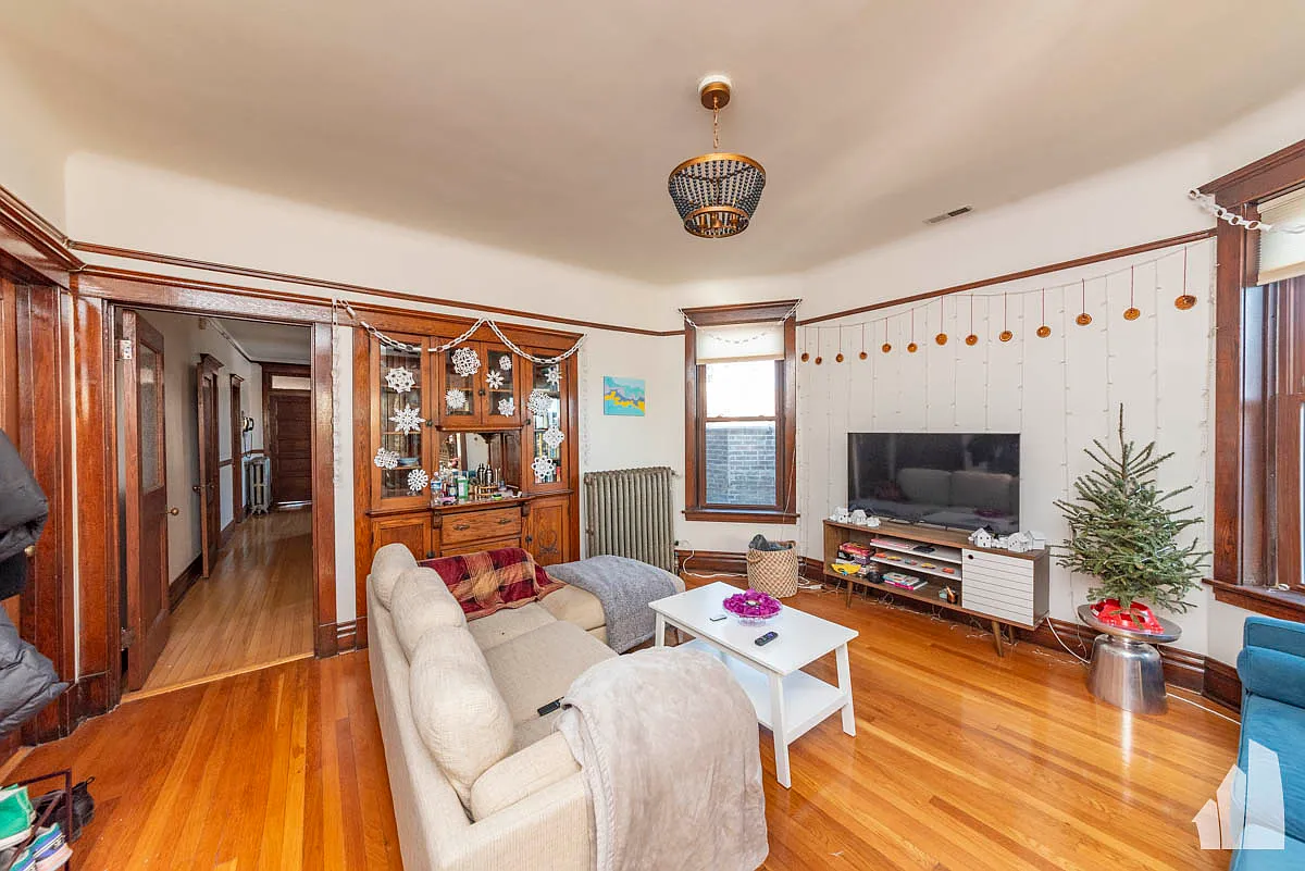3 bed, 1.0 bath, $3,500 — Photo 3