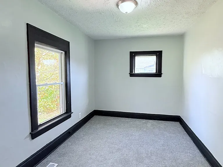 11617 Ely Ave — Photo 14