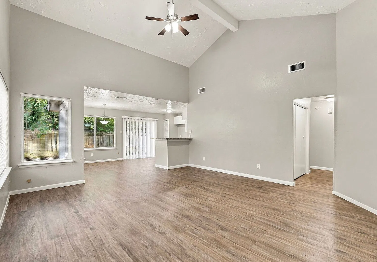 3 bed, 1.0 bath, 1344 sqft, $1,675 — Photo 3