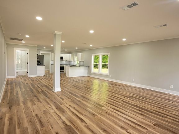 4th image of 456 Cole Rd