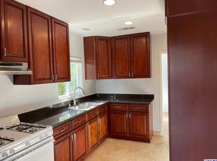 512 E Grinnell Dr, Burbank, CA 91501
