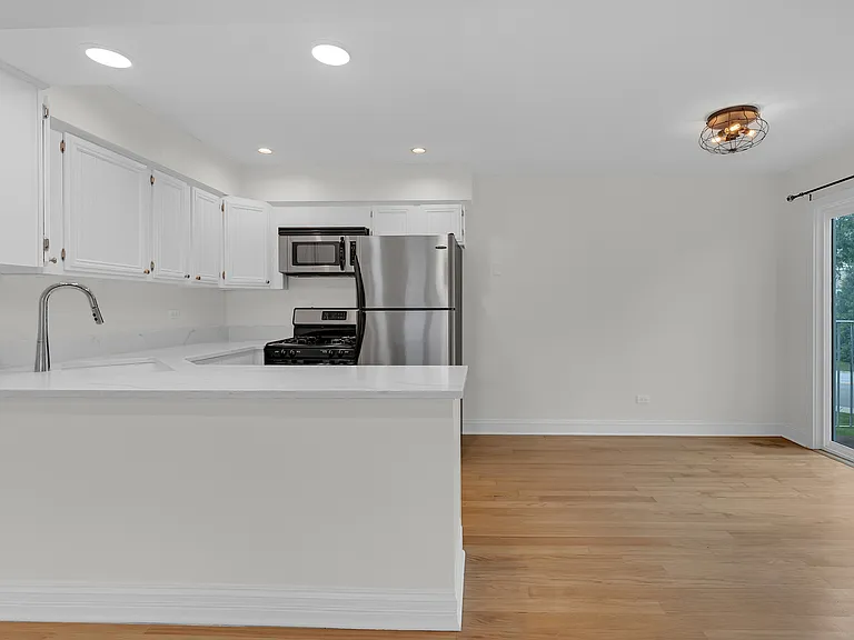 608 Inverrary Ln #608 — Photo 7