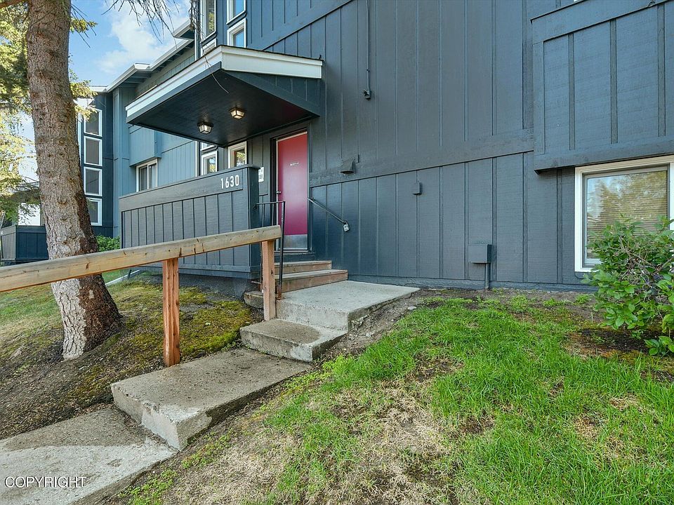 1st image of 1630 Eastridge Dr APT 303