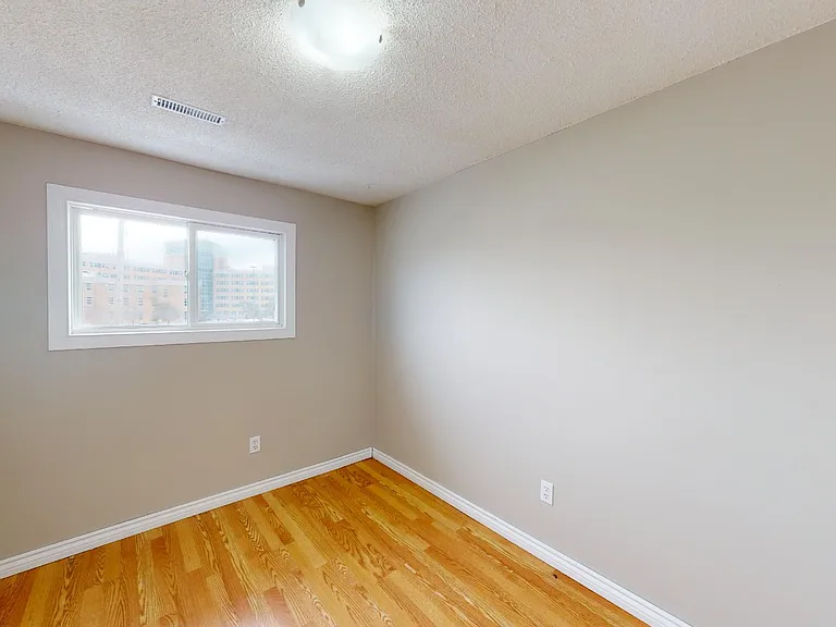 320 Westminster Ave #48 — Photo 13