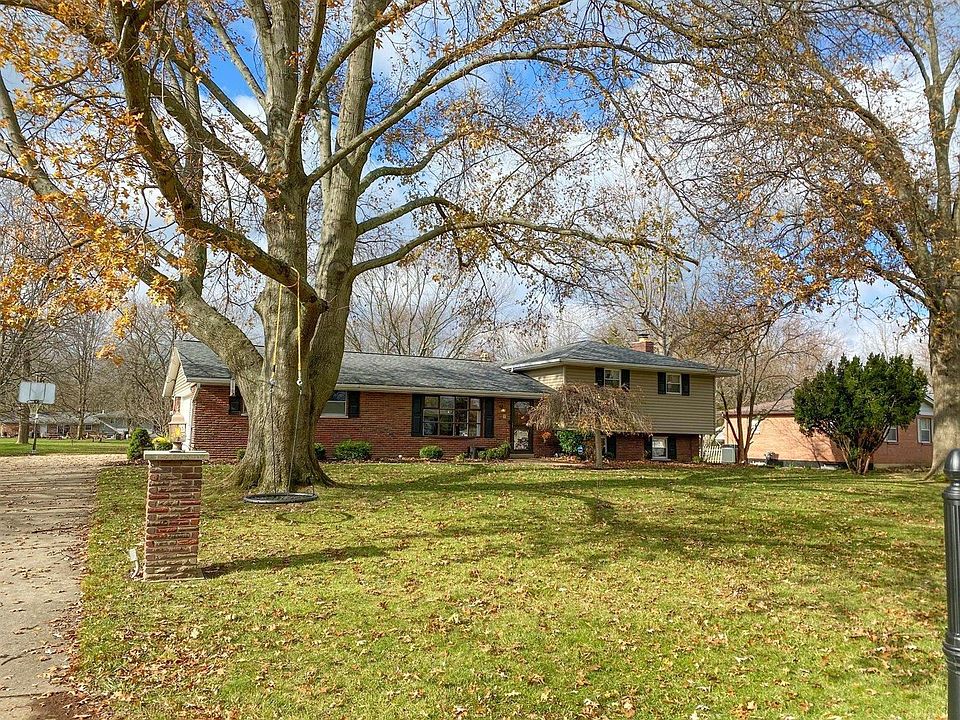 1st image of 8545 Goldfinch Way