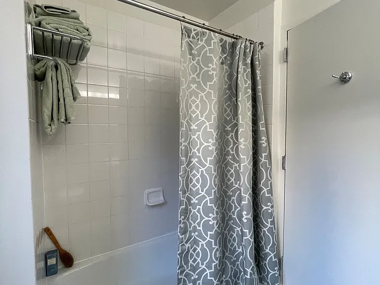 1500 Lexington Ave #8P — Photo 17