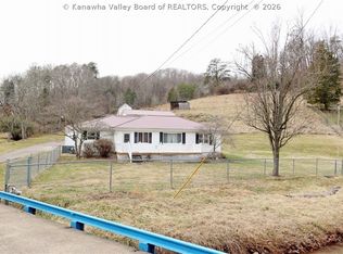 420 Blake Rd, Nitro, WV 25143