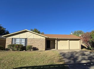 5925 Oak Hill Rd, Watauga, TX 76148