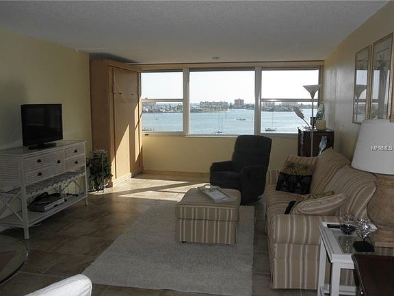 3rd image of 4550 Cove Cir APT 805