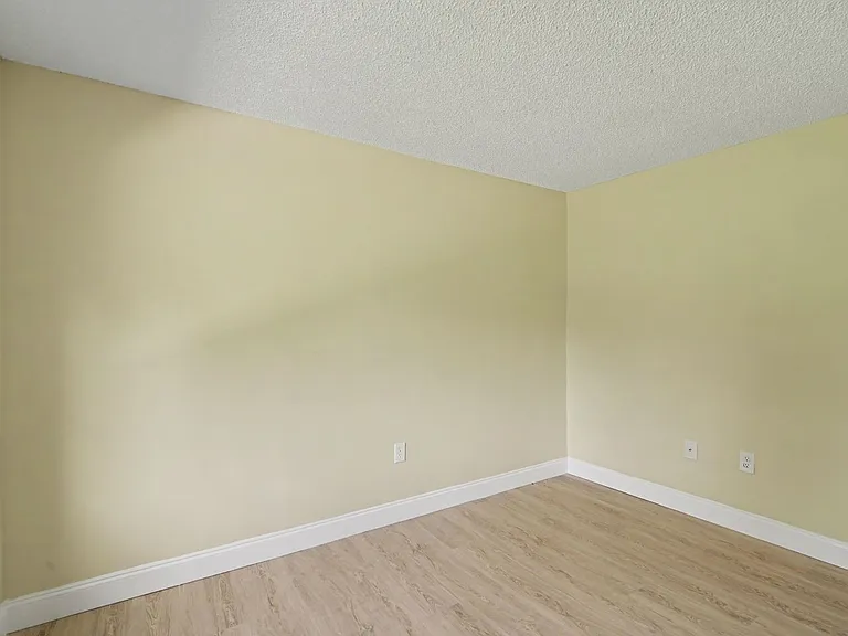2290-2296 Fox Hollow Dr — Photo 11