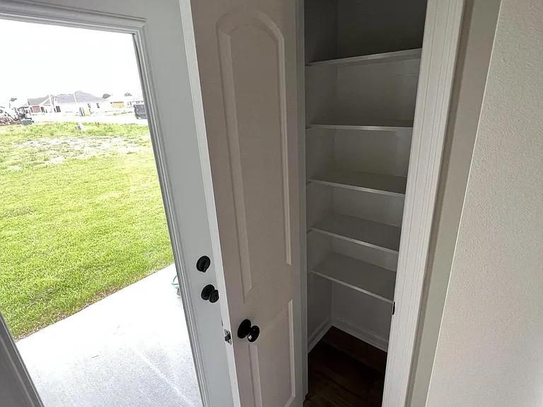 307 Grassy Meadows Ln — Photo 32