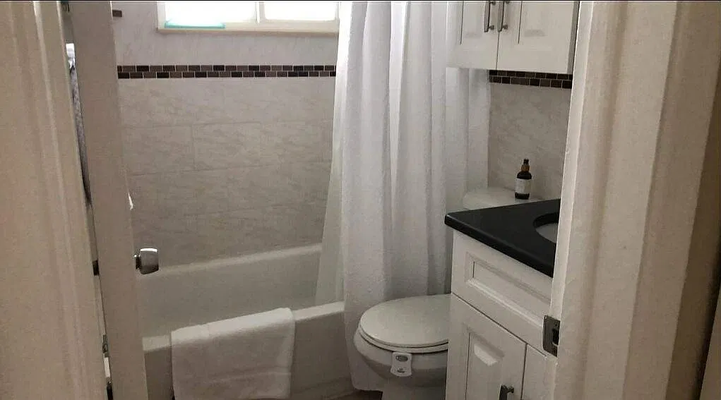 3 bed, 1136 sqft, $3,000 — Photo 2