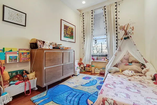 Rented by Twyford Real Estate | media 18