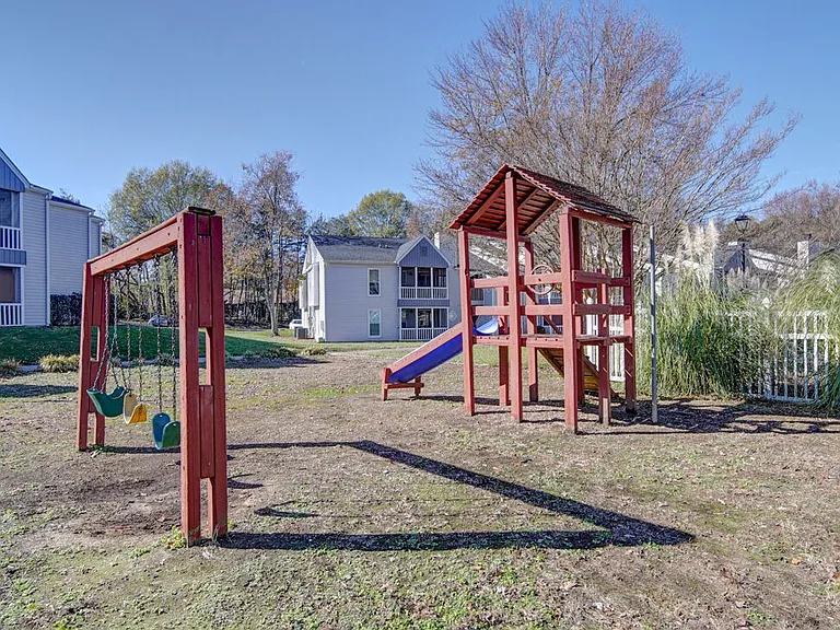 Chatham Wood Apartments — Photo 5