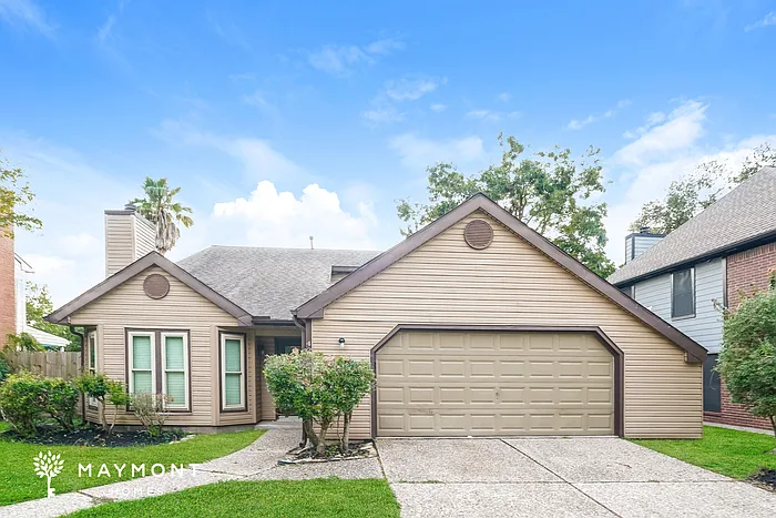 4 bed, 2.5 bath, 2473 sqft, $2,295 — Photo 1